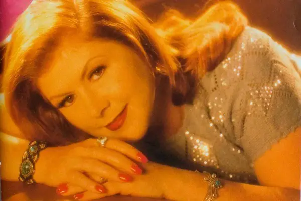 Kirsty MacColl suffered stage fright and relied on the Pogues
