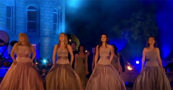 Celtic Woman sing Amazing Grace – even the angels are envious