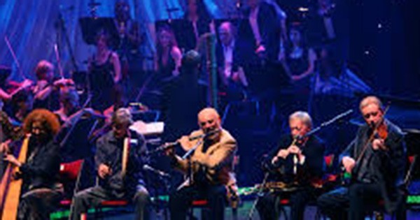 The Chieftains performing with other music stars